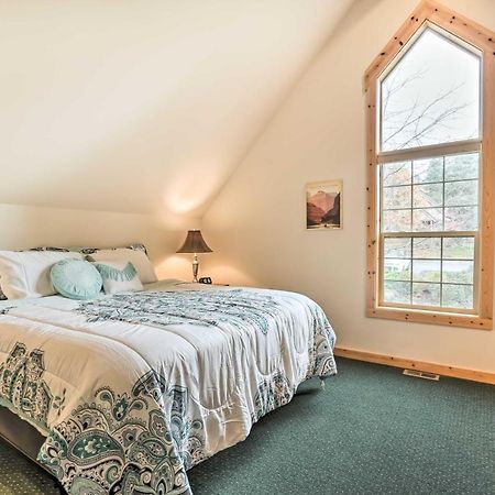 Chalet At Running Y Resort With Wraparound Deck! Klamath Falls Eksteriør billede