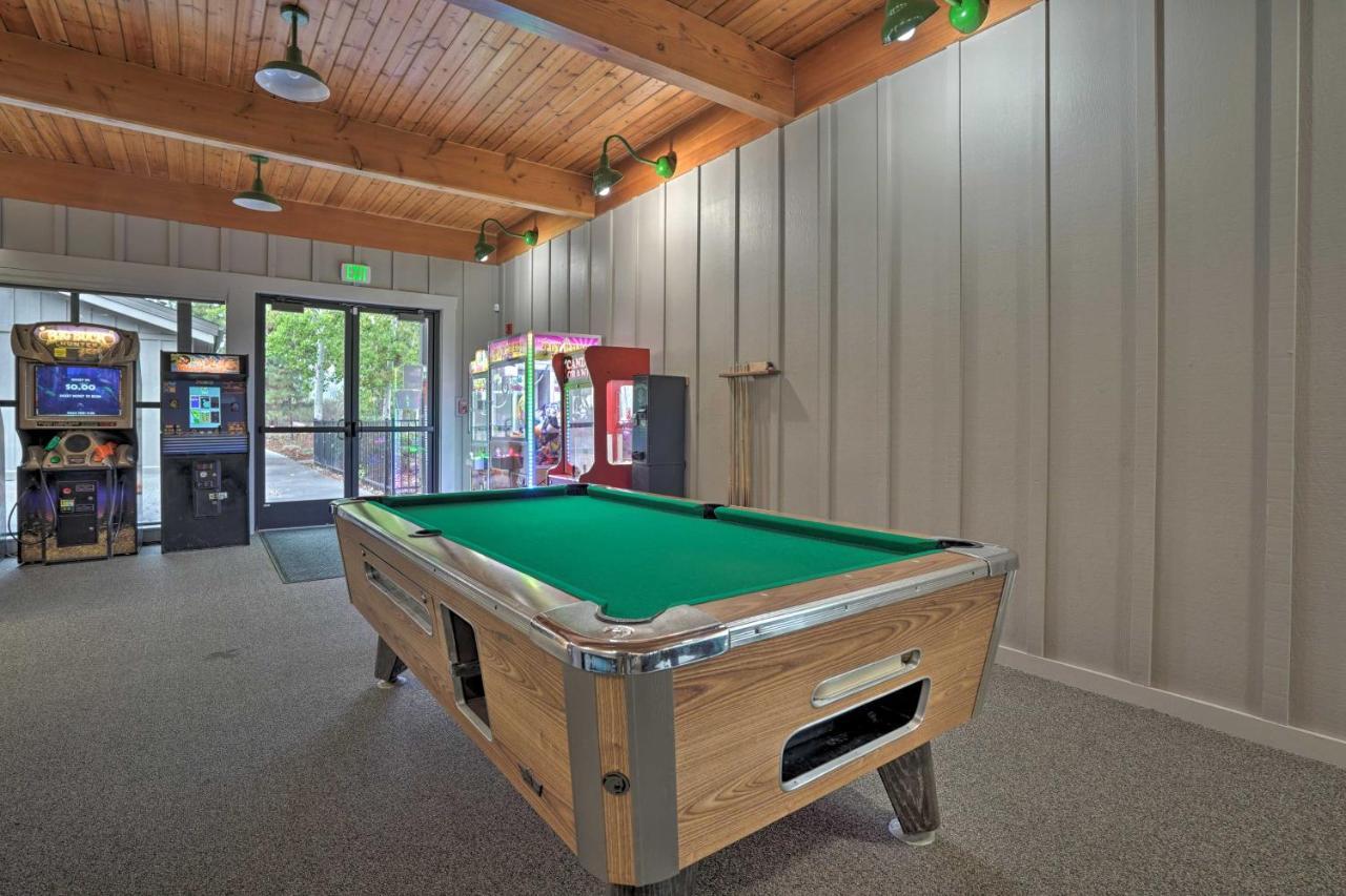 Chalet At Running Y Resort With Wraparound Deck! Klamath Falls Eksteriør billede