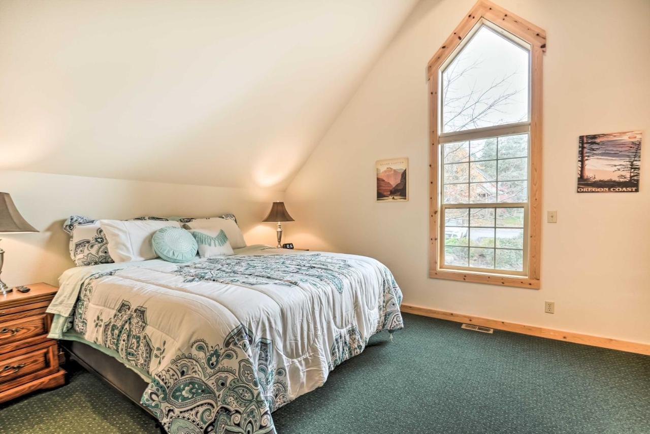 Chalet At Running Y Resort With Wraparound Deck! Klamath Falls Eksteriør billede