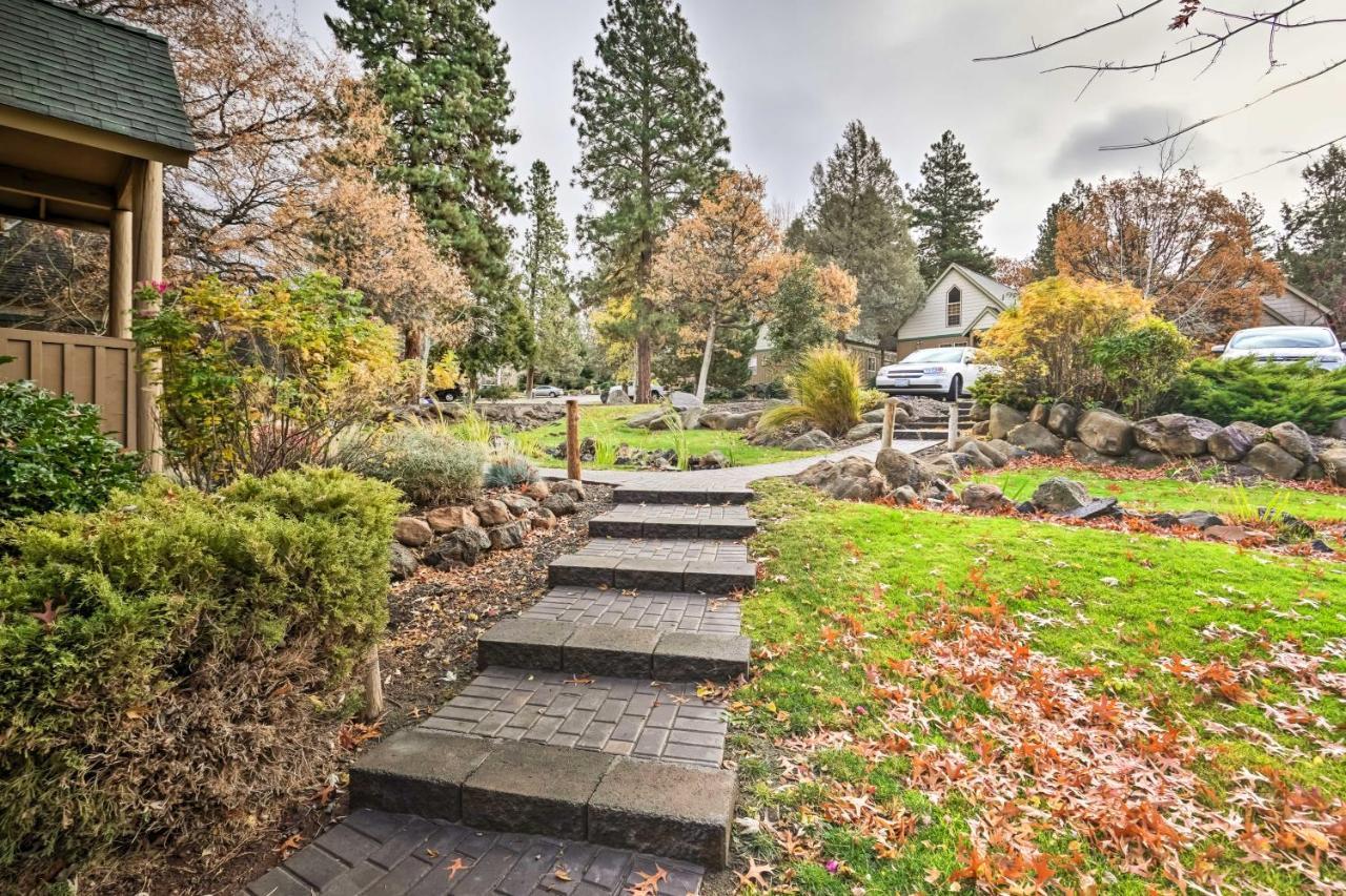 Chalet At Running Y Resort With Wraparound Deck! Klamath Falls Eksteriør billede