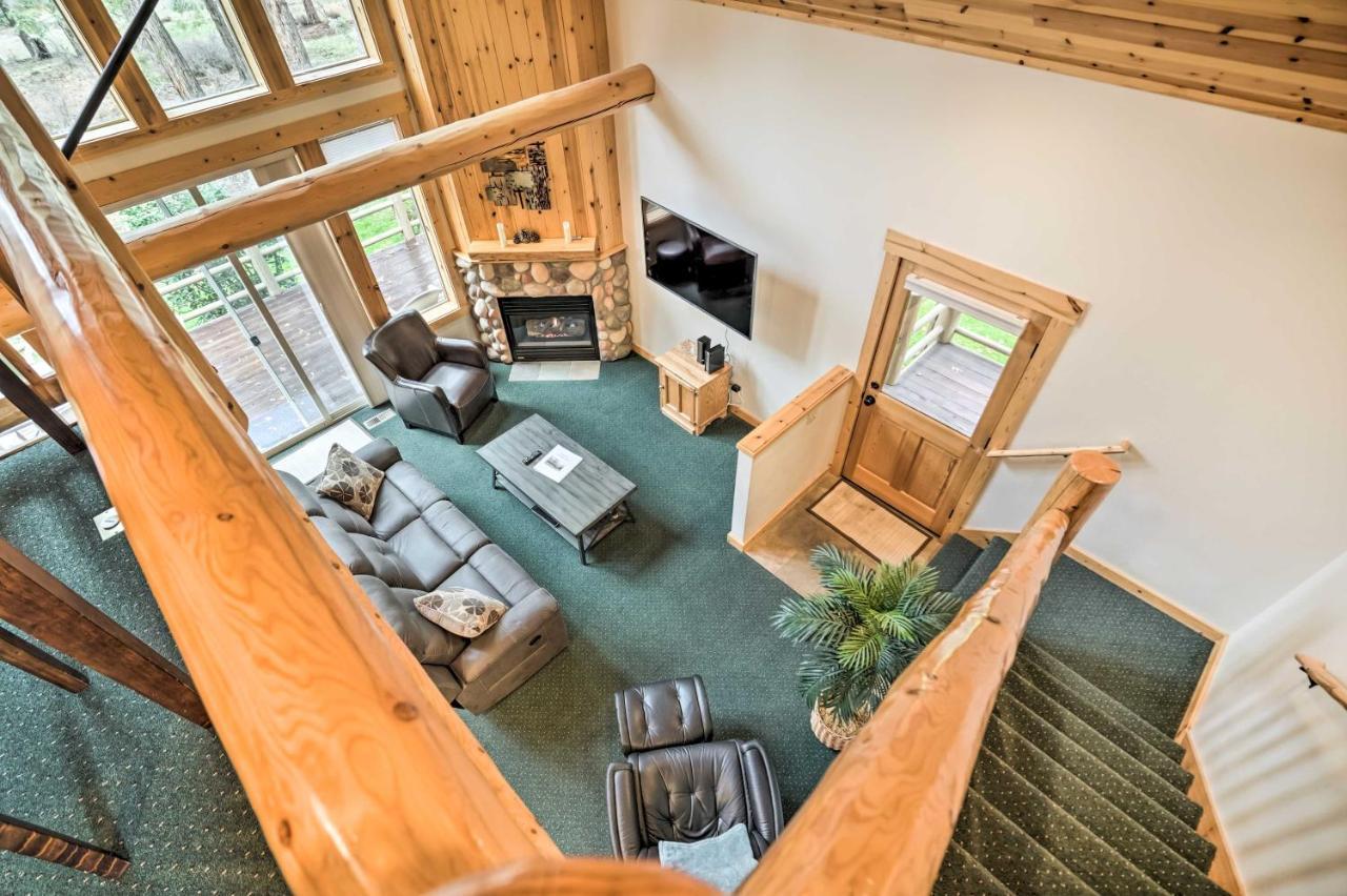 Chalet At Running Y Resort With Wraparound Deck! Klamath Falls Eksteriør billede